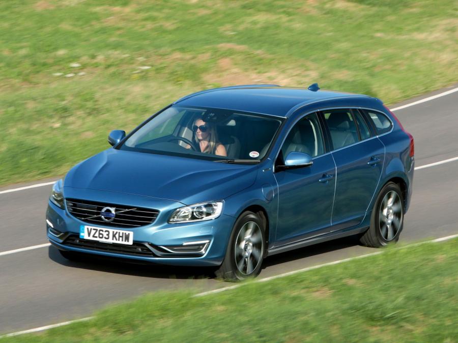  Volvo V60 D6 Plug-In Hybrid 2013 года  (UK) (фото 8 из 13)